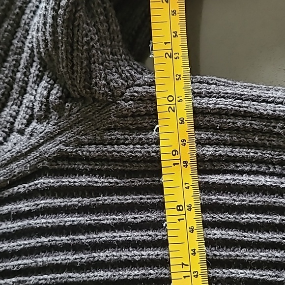 Calvin Klein full zip cotton sweater. Size medium - Picture 7 of 8